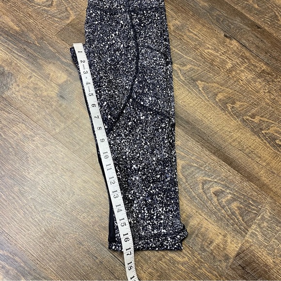 Lululemon Outrun 17" Crop Legging Splatter White Black Womens 6 Mesh Side Pocket - Picture 9 of 11